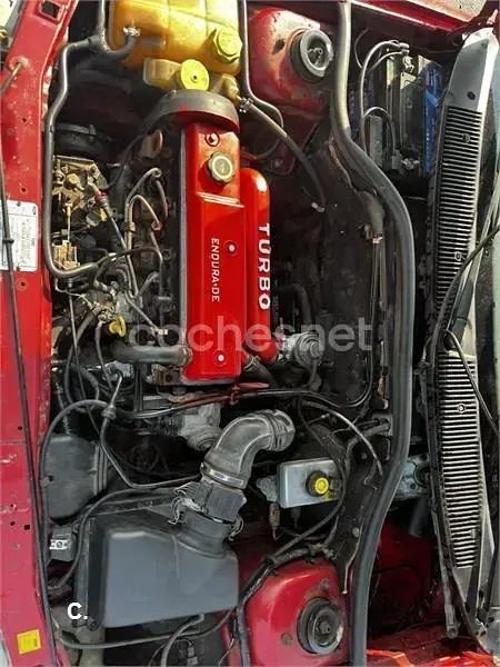 Usado Ford Escort Ghia 70 CV (51 kW) 1998 Rojo Berlina