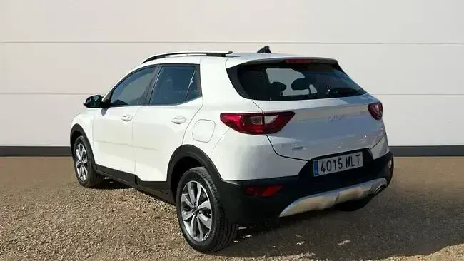 Usado Kia Stonic 120 CV (88 kW) 2023 Blanco SUV