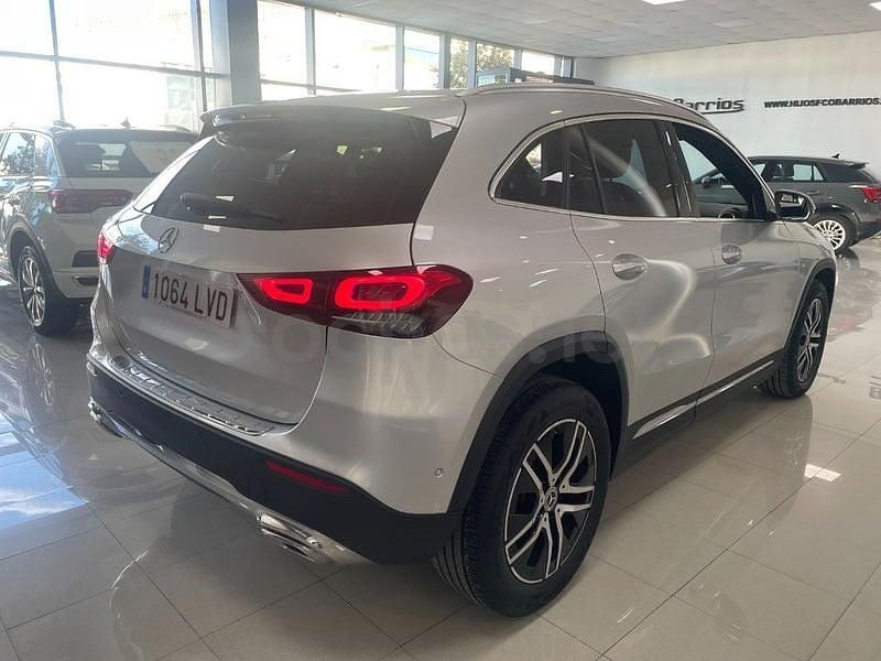 Käytetty Mercedes GLA180 136 HP (100 kW) 2021 Harmaa Katumaasturi