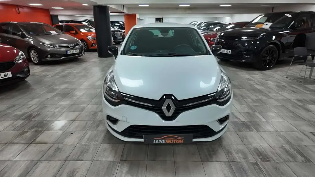 Usado Renault Clio LIMITED 90 CV (66 kW) 2017 Blanco Utilitario