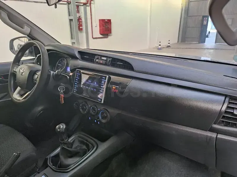 Używany Toyota HiLux 150 KM (110 kW) 2019 Biały Pickup