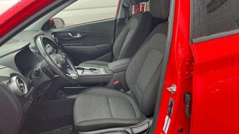 Usado Hyundai Kona 100 kW (136 CV) 2023 Rojo SUV