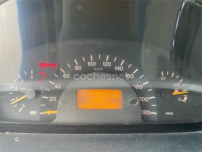 Usado Mercedes Viano 150 CV (110 kW) 2004 Gris / plata Monovolumen