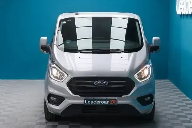 Usado Ford Transit Custom Trend 131 CV (96 kW) 2023 Gris Monovolumen