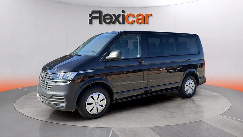 Usado VW Caravelle 150 CV (110 kW) 2023 Negro Monovolumen
