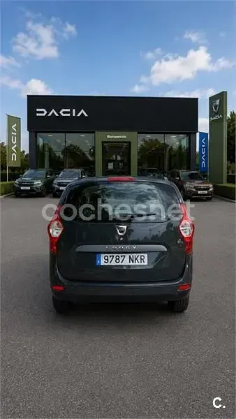 Usado Dacia Lodgy Ambiance 115 CV (84 kW) 2012 Gris / plata Monovolumen