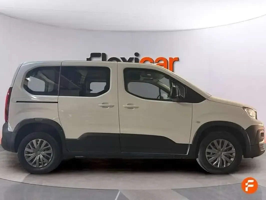 Usado Peugeot Rifter Active 102 CV (75 kW) 2023 Blanco Monovolumen