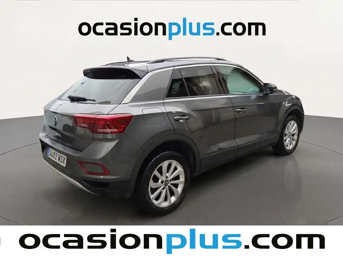 Usado VW T-Roc Life 110 CV (80 kW) 2024 Gris SUV