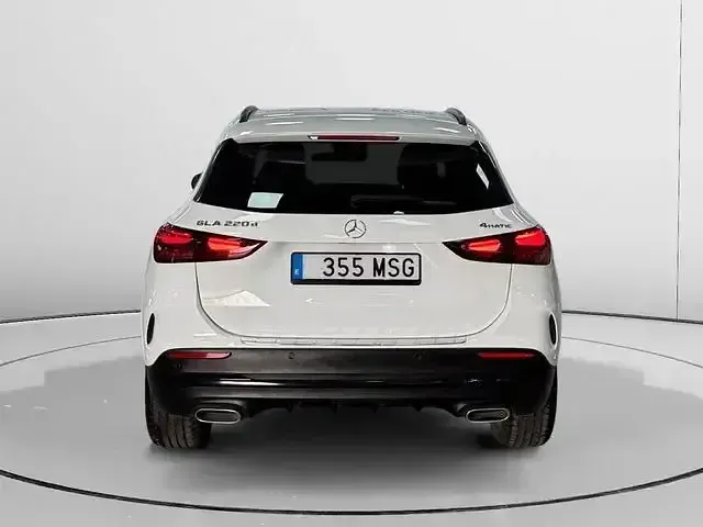 Usado Mercedes GLA200 150 CV (110 kW) 2024 Blanco SUV
