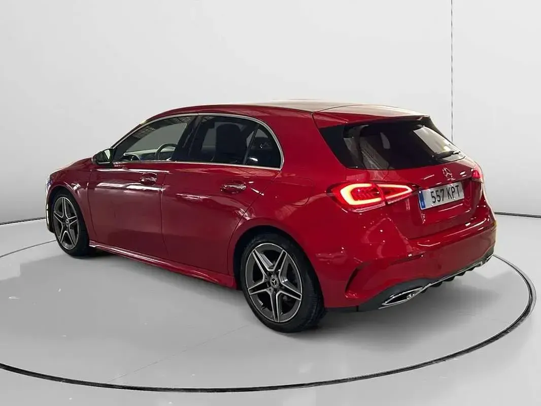 Usado Mercedes A180 116 CV (85 kW) 2018 Rojo Utilitario