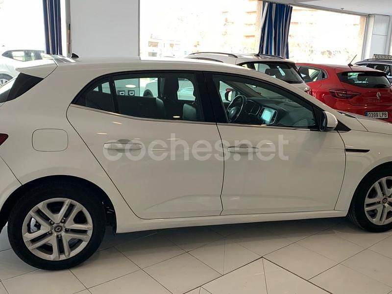 Usado Renault Mégane IV Business 115 CV (84 kW) 2020 Blanco Berlina