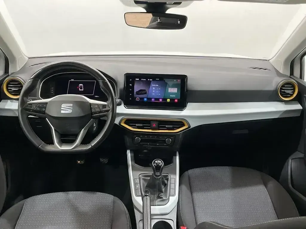 Usado Seat Arona Style Plus 110 CV (80 kW) 2022 Blanco SUV