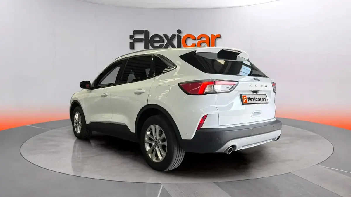 Usado Ford Kuga Titanium 226 CV (166 kW) 2023 Blanco SUV