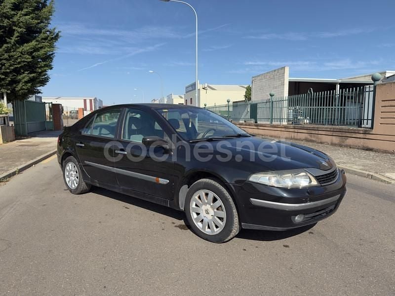 Usado Renault Laguna II Privilege 120 CV (88 kW) 2004 Negro Berlina