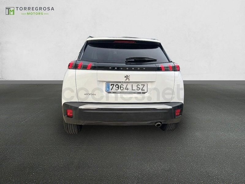 Usado Peugeot 2008 Allure 130 CV (95 kW) 2021 Blanco SUV