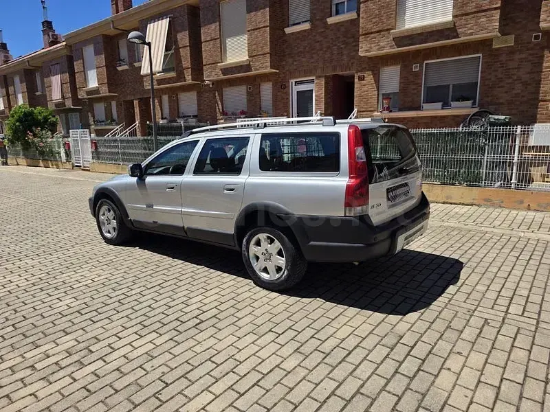 Usado Volvo XC70 Momentum 185 CV (136 kW) 2006 Gris / plata Familiar
