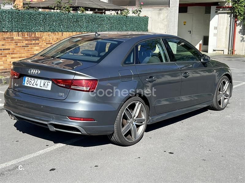 Usado Audi A3 Sport 184 CV (135 kW) 2017 Gris / plata Berlina