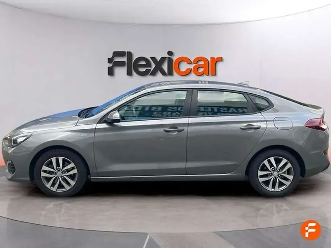 Usado Hyundai i30 120 CV (88 kW) 2018 Marrón Familiar