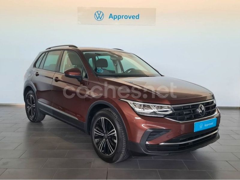 Marrón Usado 2023 VW Tiguan Life SUV | 35.500 € (Precio justo) - Imagen 1/4