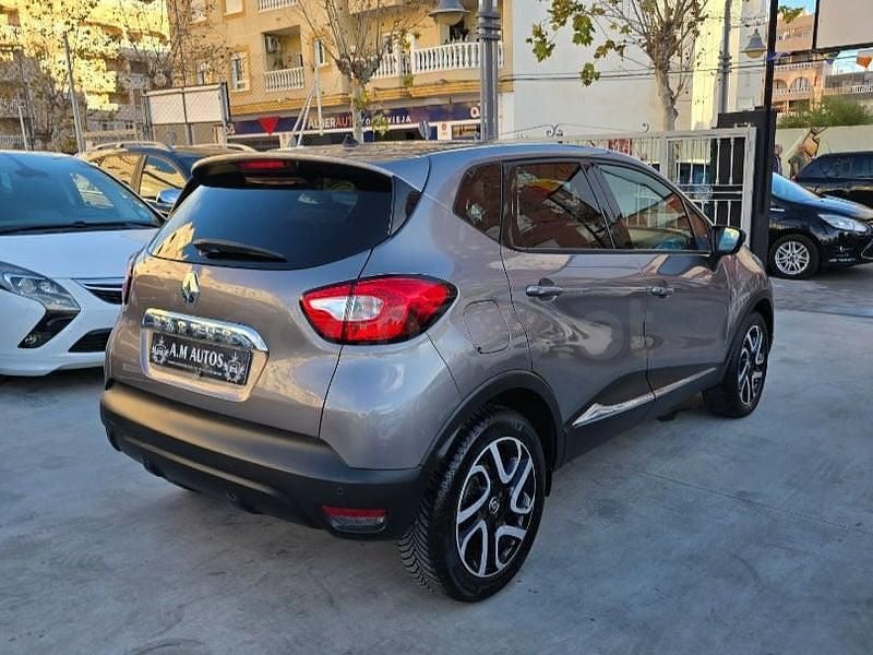 Usado Renault Captur XMOD 120 CV (88 kW) 2017 Gris / plata SUV