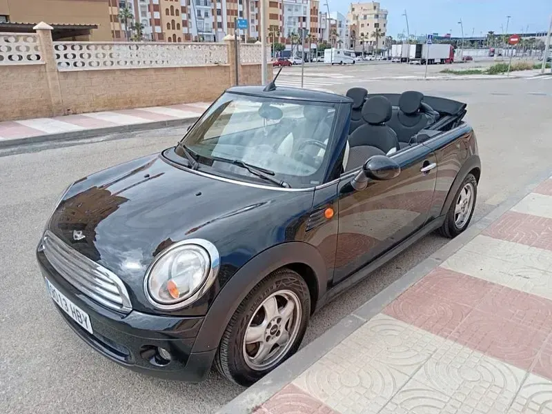 Usado Mini One Cabriolet 98 CV (72 kW) 2011 Negro Descapotable