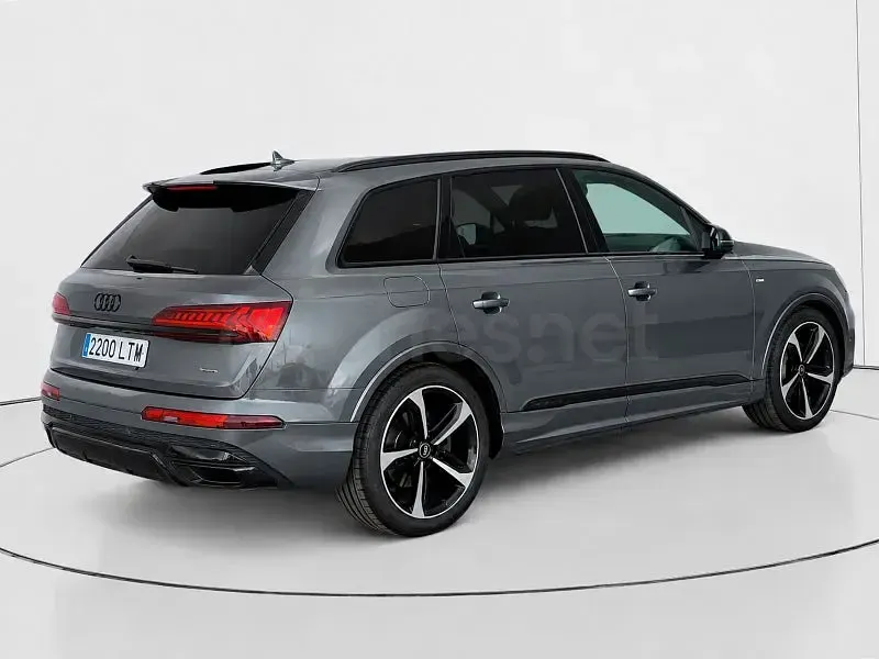 Usado Audi Q7 Ambiente 381 CV (280 kW) 2021 Gris / plata SUV