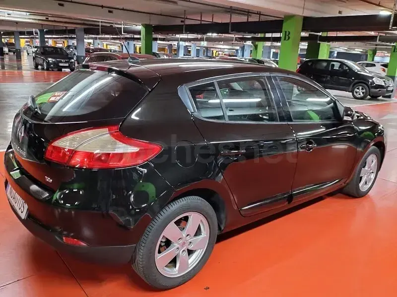 Usado Renault Mégane Dynamique 130 CV (95 kW) 2010 Negro Berlina