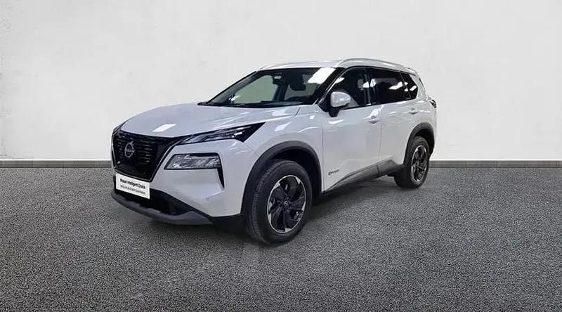 Usado Nissan X-Trail N-Connecta 213 CV (156 kW) 2025 Kori white metalizado SUV