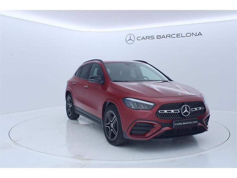 Usado Mercedes GLA200 150 CV (110 kW) 2024 Rojo patagonia SUV