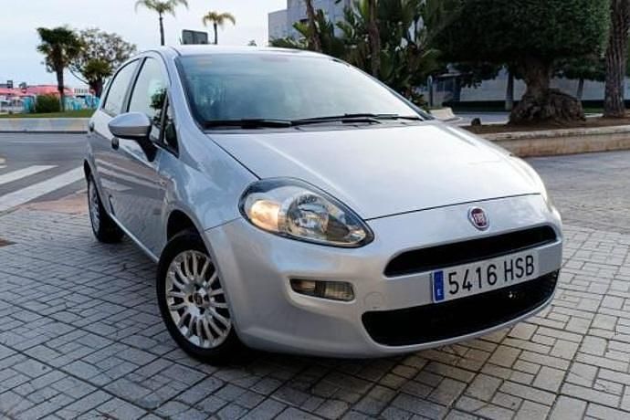 Usado Fiat Punto Pop 77 CV (56 kW) 2013 Utilitario