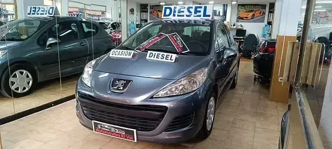 Usado Peugeot 207 92 CV (67 kW) 2010 Gris / plata Berlina