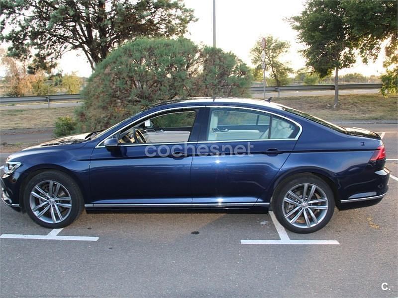 Usado VW Passat Sport 150 CV (110 kW) 2015 Azul Berlina