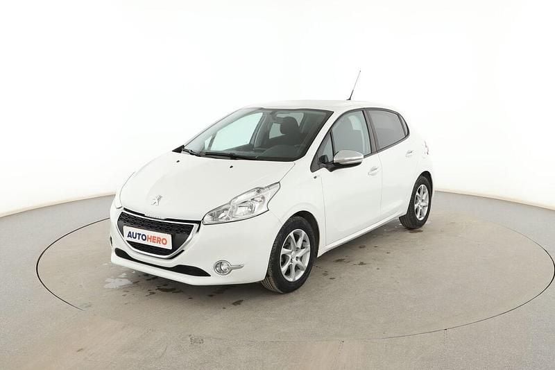 Usado Peugeot 208 Style 92 CV (67 kW) 2015 Blanco Utilitario