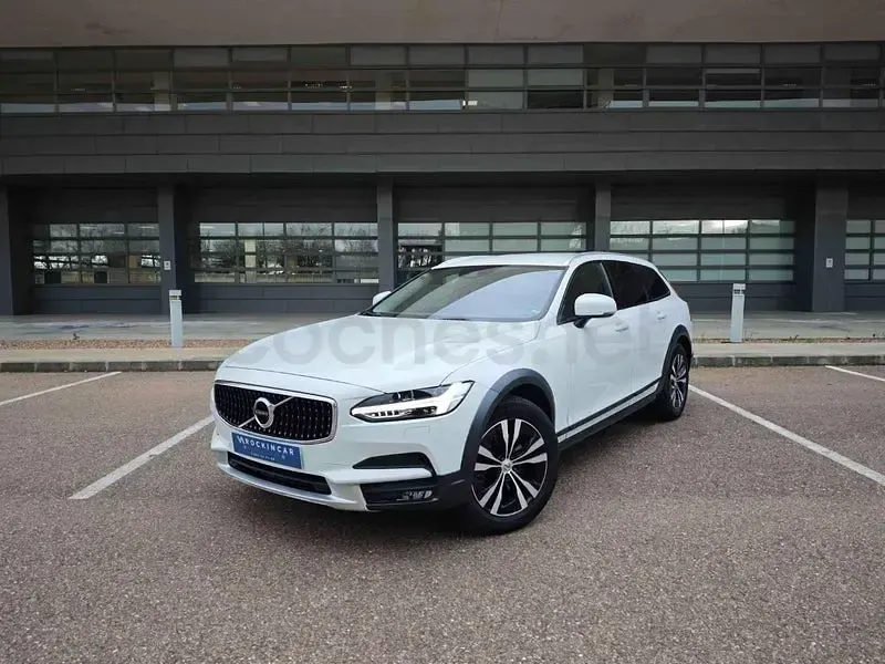 Begagnad Volvo V90 CC Pro 190 HK (139 kW) 2020 Vit Kombi