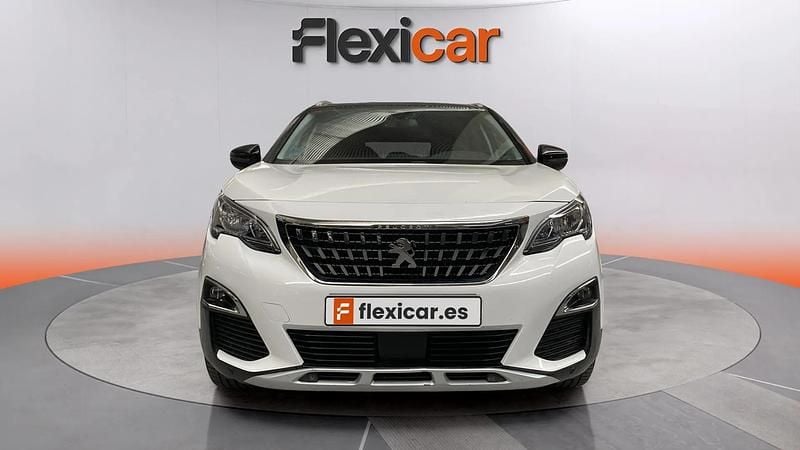 Usado Peugeot 5008 Allure 131 CV (96 kW) 2021 Blanco Monovolumen