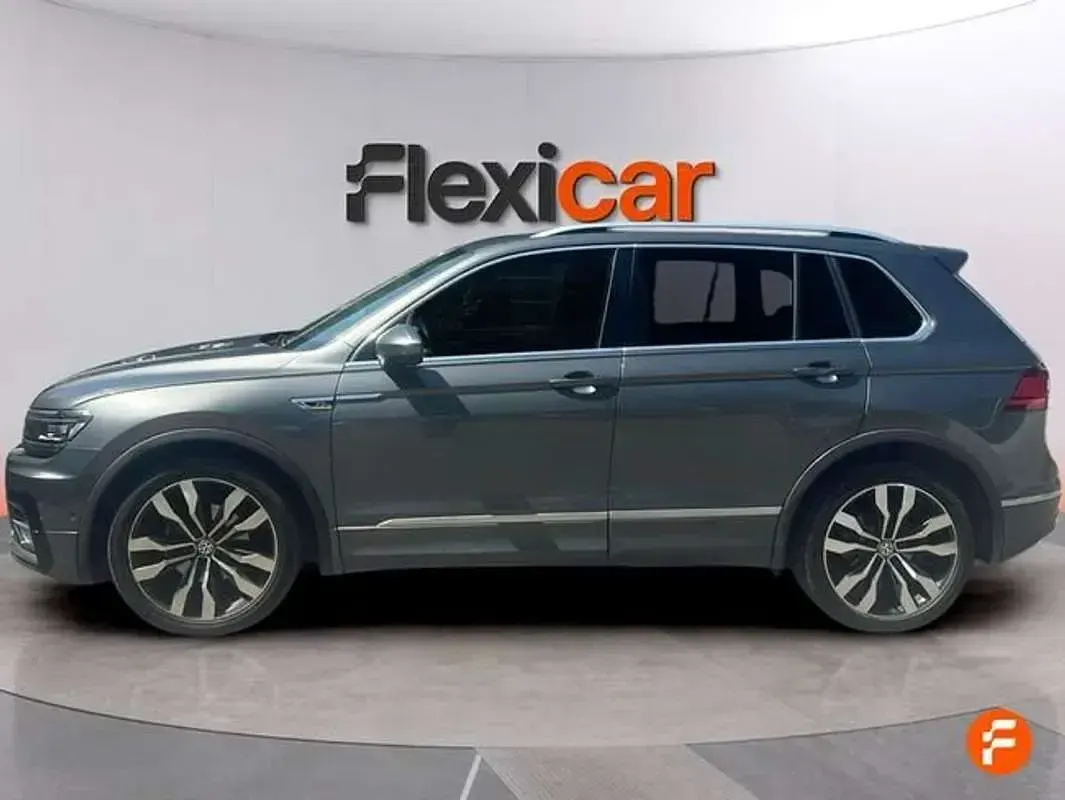 Usado VW Tiguan Sportline 150 CV (110 kW) 2019 Gris SUV