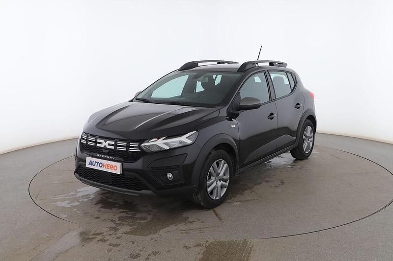 Negro Usado 2023 Dacia Sandero Expression Utilitario | 17.099 € - Imagen 1/3