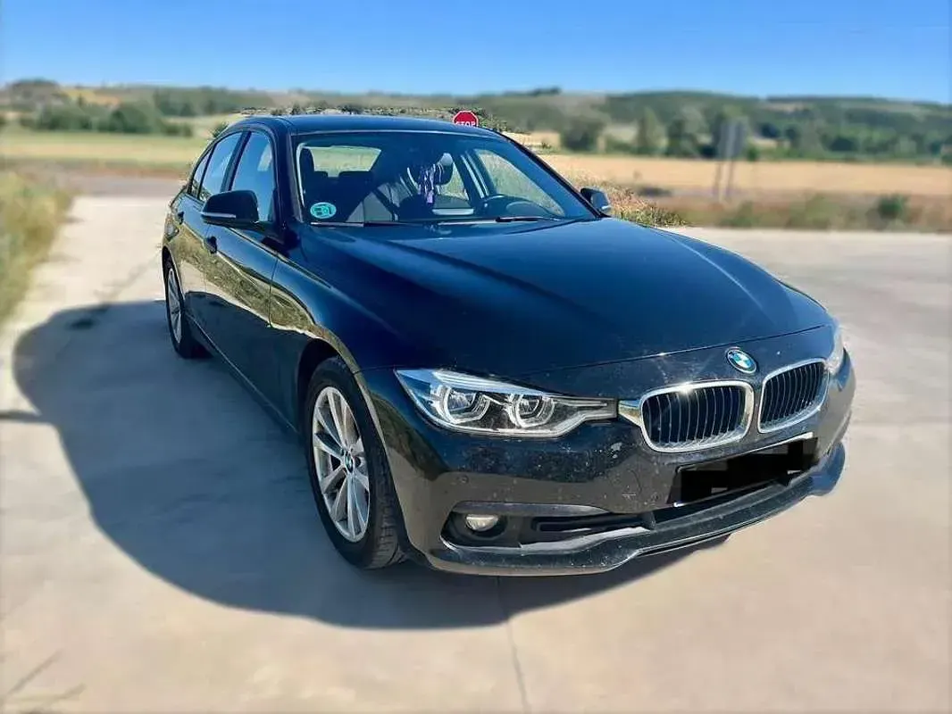 Usado BMW 318 150 CV (110 kW) 2017 Negro Berlina