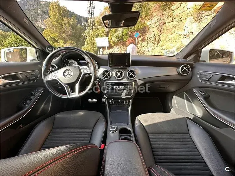 Usado Mercedes GLA220 AMG line 170 CV (125 kW) 2014 Blanco SUV