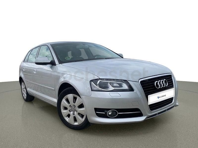 Usado Audi A3 Attraction 105 CV (77 kW) 2011 Gris / plata Utilitario