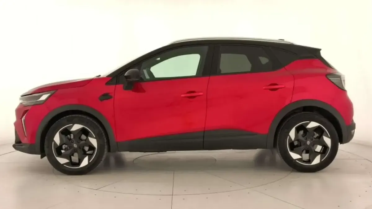 Usado Renault Captur Techno 101 CV (74 kW) 2025 Rojo SUV