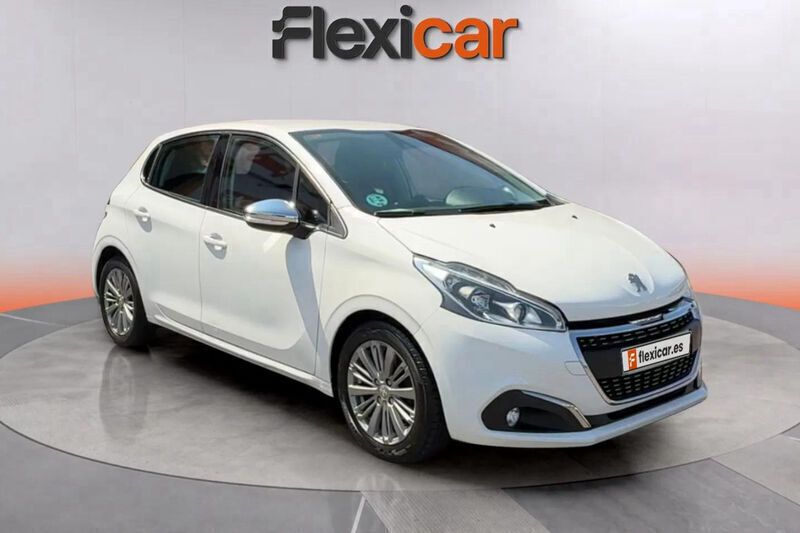 Blanco Usado 2017 Peugeot 208 Allure Utilitario | 8990 € (Buen precio) - Imagen 1/4
