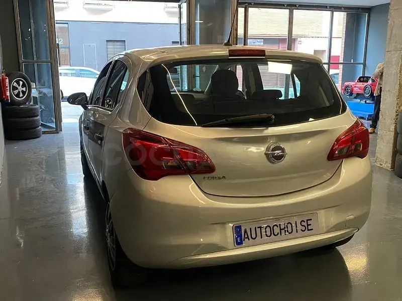Usado Opel Corsa Selective 90 CV (66 kW) 2018 Gris / plata Utilitario