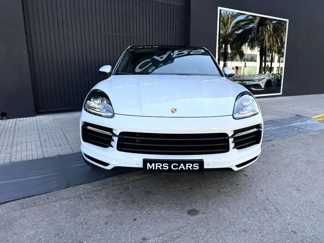 Usado Porsche Cayenne E-Hybrid Platinum Edition 462 CV (339 kW) 2023 Blanco SUV