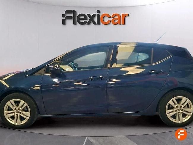 Usado Opel Astra 110 CV (80 kW) 2020 Azul Berlina