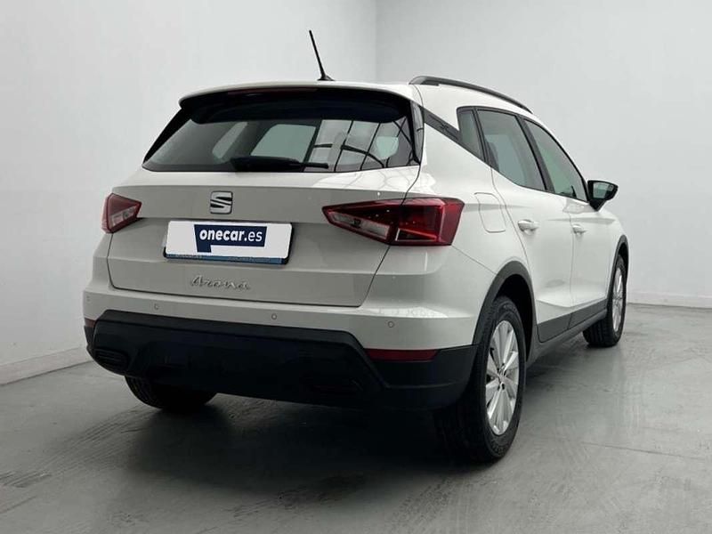 Usado Seat Arona Style 110 CV (80 kW) 2023 Blanco SUV