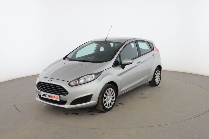 Plata Usado 2015 Ford Fiesta Trend Utilitario | 8099 € (Un poco caro) - Imagen 1/4
