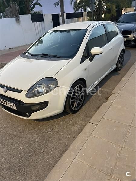 Usado Fiat Punto Dynamic 90 CV (66 kW) 2010 Blanco Berlina
