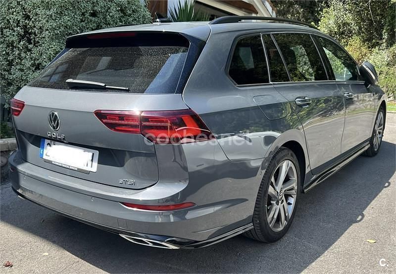 Usado VW Golf VIII R-line 150 CV (110 kW) 2021 Gris / plata Familiar