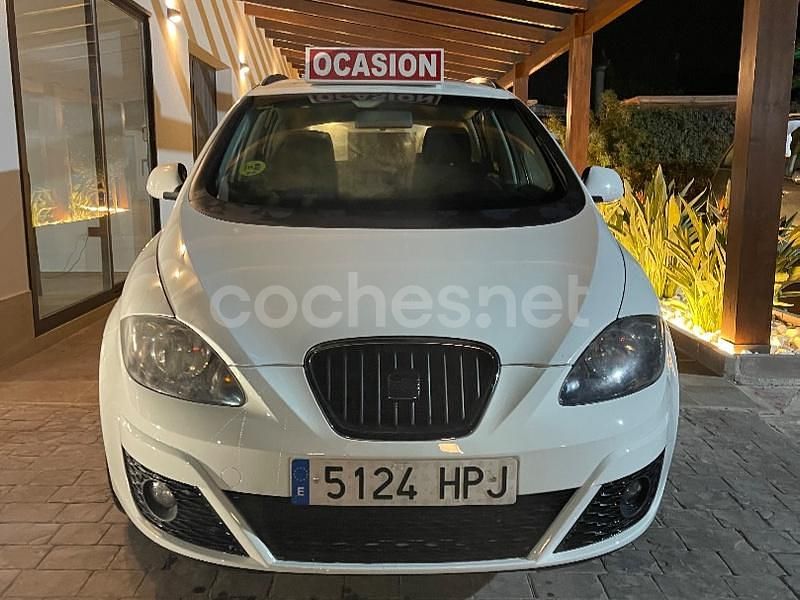 Blanco Usado 2013 Seat Altea XL Reference Monovolumen | 6700 € (Precio justo) - Imagen 1/4